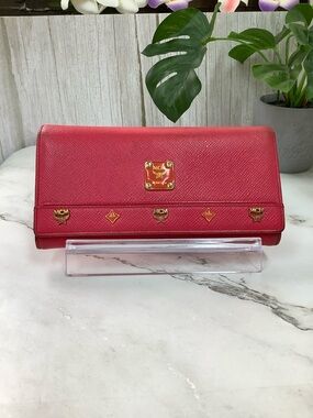 GUC MCM Pink-Pink Leather Continental Wallet with Gold Logo Accents